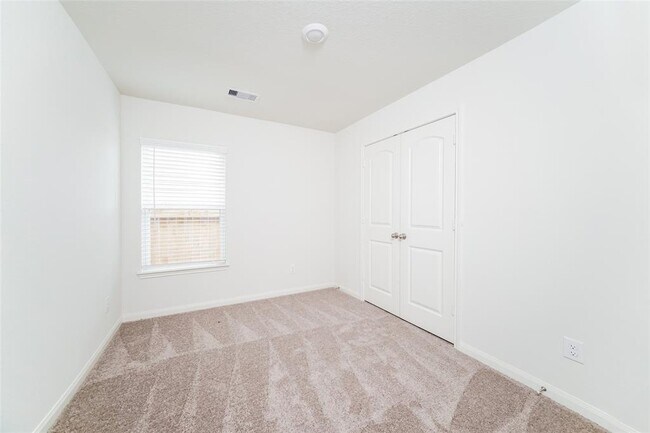 Building Photo - 22079 Ellison Dr