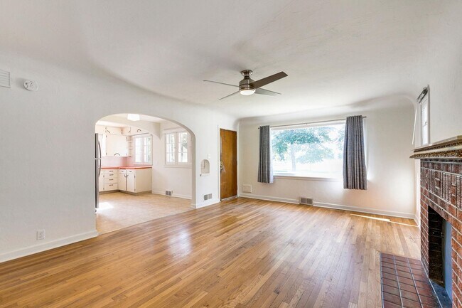 Building Photo - 330 E Pitkin St