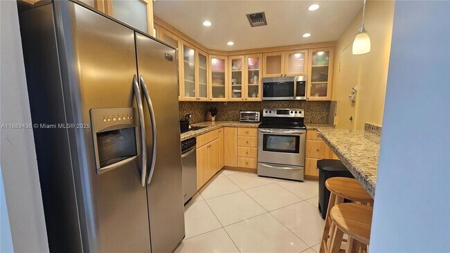 Foto del edificio - 1980 S Ocean Dr