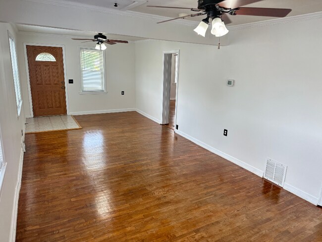 Building Photo - 253 Potomac Ave