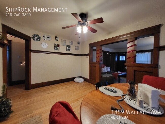 Foto del edificio - 1859 Wallace Ave