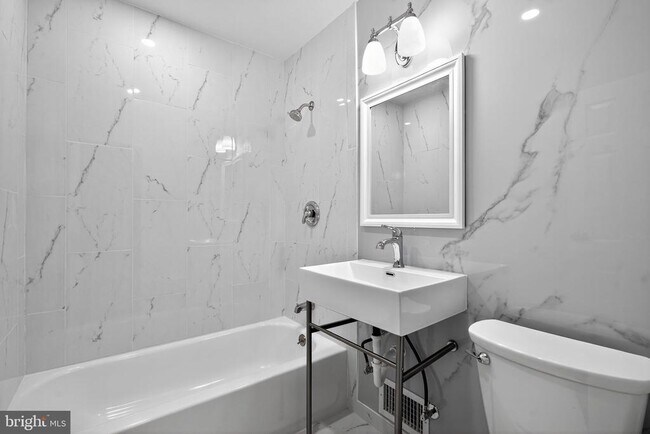 Foto del edificio - 5708 Mitchell Rd