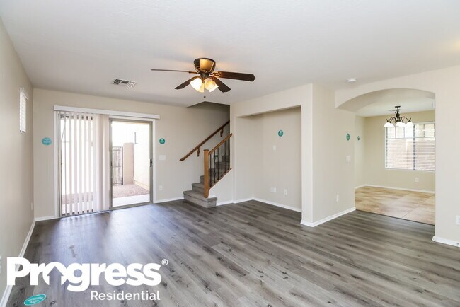 Building Photo - 2451 E Vermont Dr