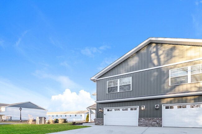 Building Photo - 2067 Paddle Wheel Dr