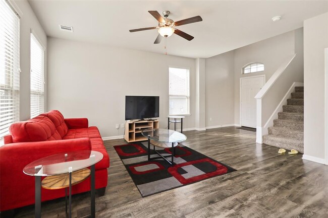 Building Photo - 123 Red Deer Wy