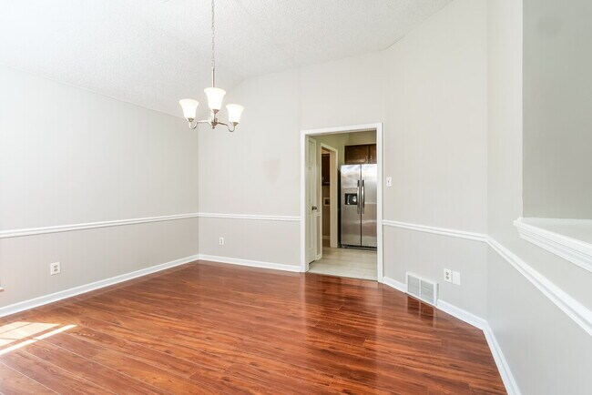 Foto del edificio - 4670 Shadow Tree Cove