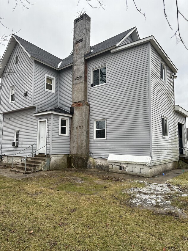 Primary Photo - 317 W Todd Ave