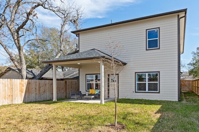 Foto del edificio - 2211 Silverbonnet St