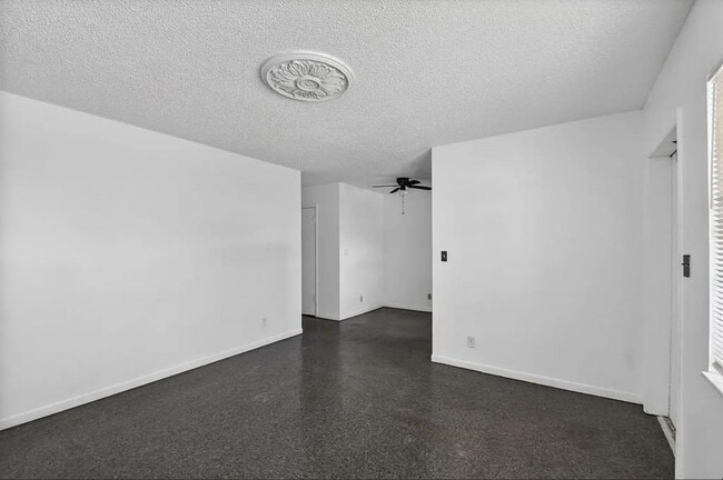 Building Photo - 1406 Barton Rd