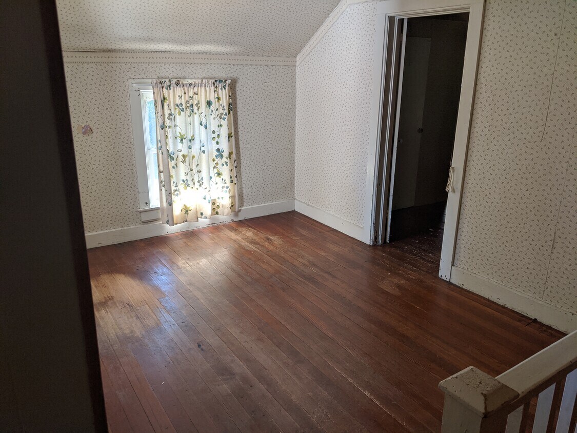Sitting/Office Room - 2571 W Star Rd