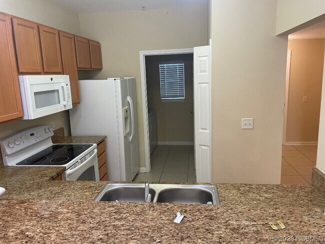 Building Photo - 403 Bouchelle Dr