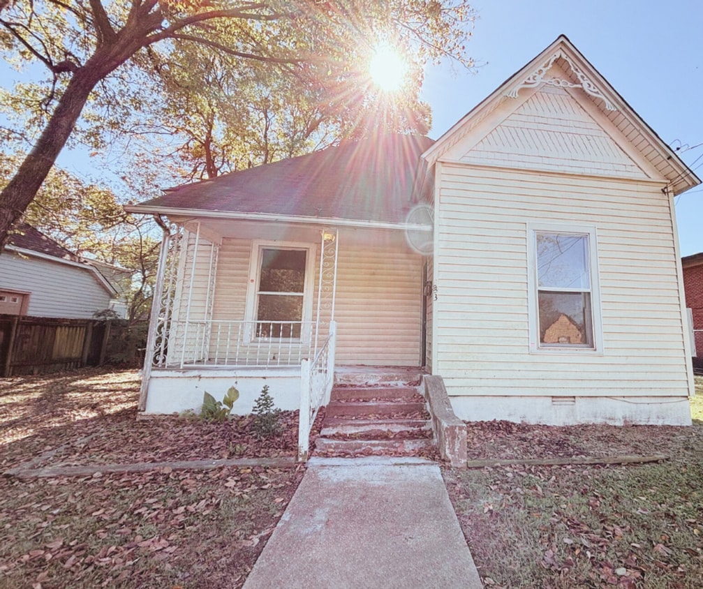 Foto principal - 833 W Oak Ave