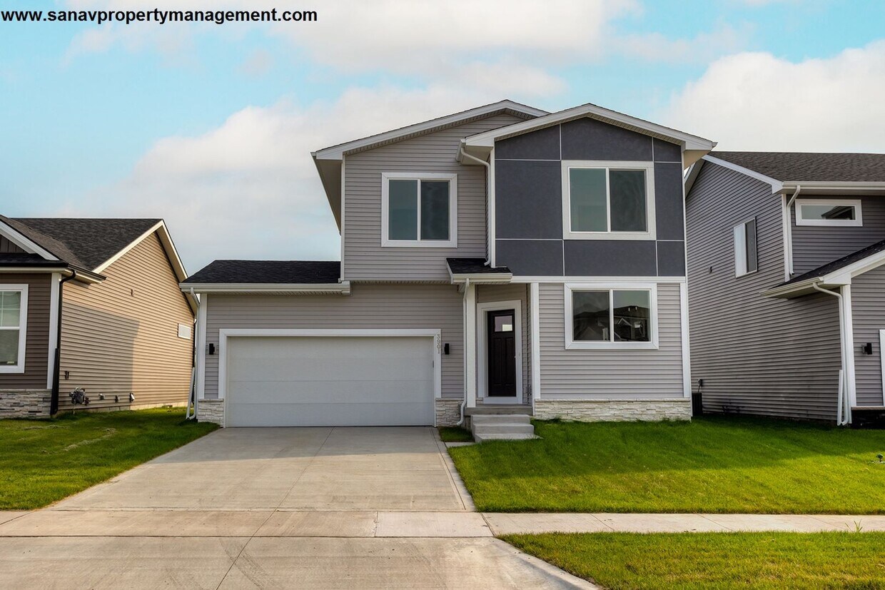 Primary Photo - Experience Home Perfection in Style! Spaci...