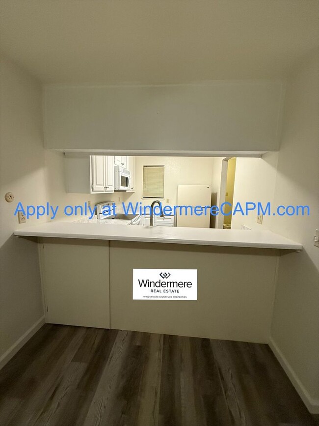 Foto del edificio - 1 bed/1 bath downstairs apartment in Arden...