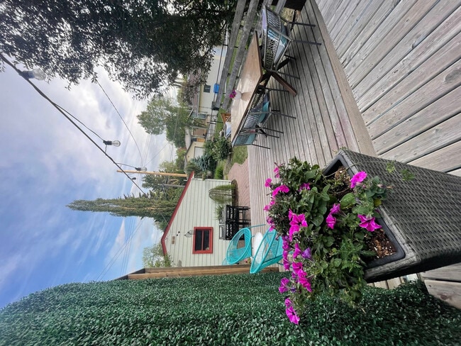 Photo du bâtiment - 8707-8778 78 Ave NW