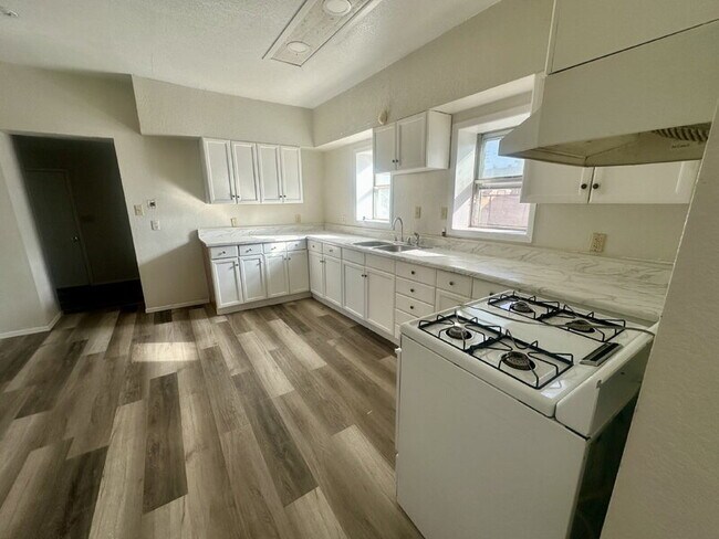 Foto del edificio - 495 N Phoenix St