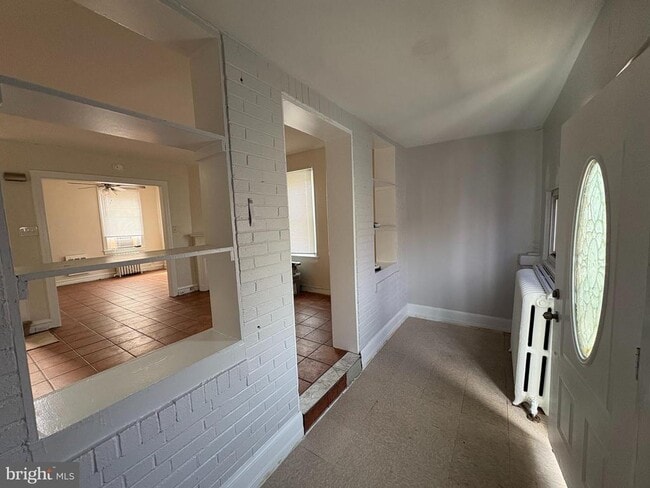 Building Photo - 198 W Thelma St