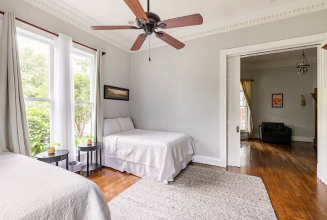 Foto del edificio - Beautiful Furnished 3 Bedroom Shelby Ave Home in East Nashville