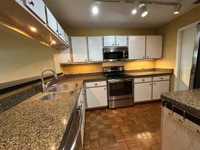 Building Photo - 309 Orange Blossom Dr