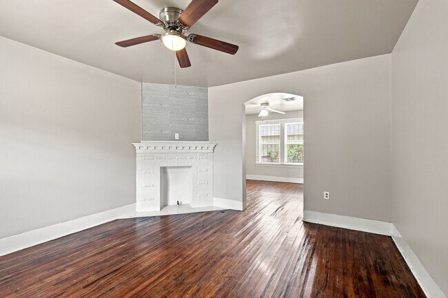 Foto del edificio - 1459-1459 E 10th St
