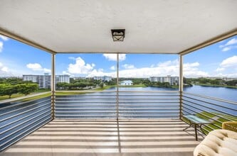 Building Photo - 3095 N Course Dr