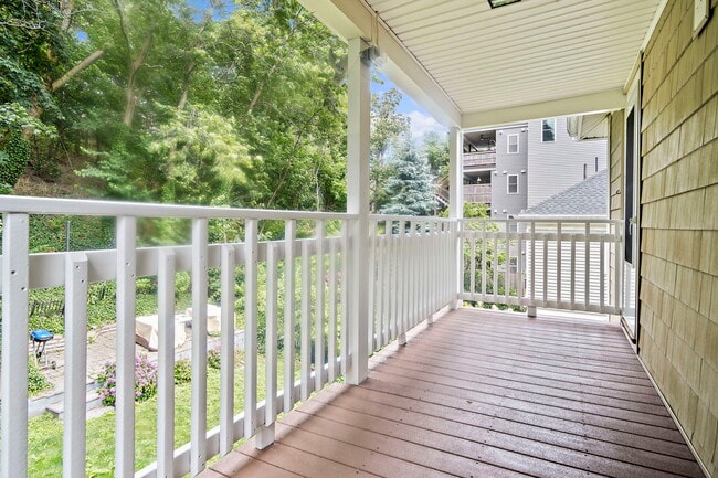 Building Photo - 398 E 8th St