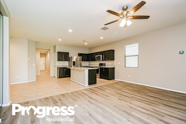 Building Photo - 4832 E Rhodium Dr