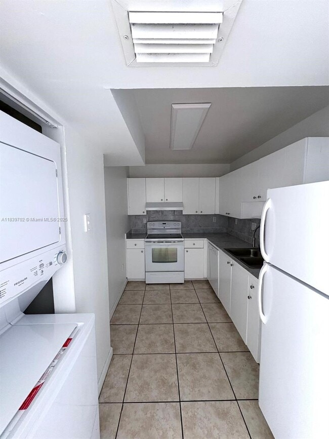 Foto del edificio - 8261 NW 8th St