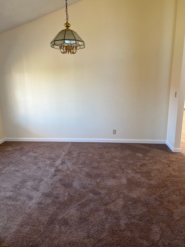 Foto del edificio - 1879 Pheasant Dr