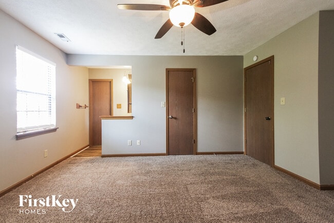 Building Photo - 8240 Parsley Ln