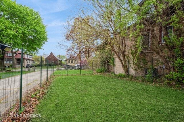 Foto del edificio - 2614 W Morse Ave