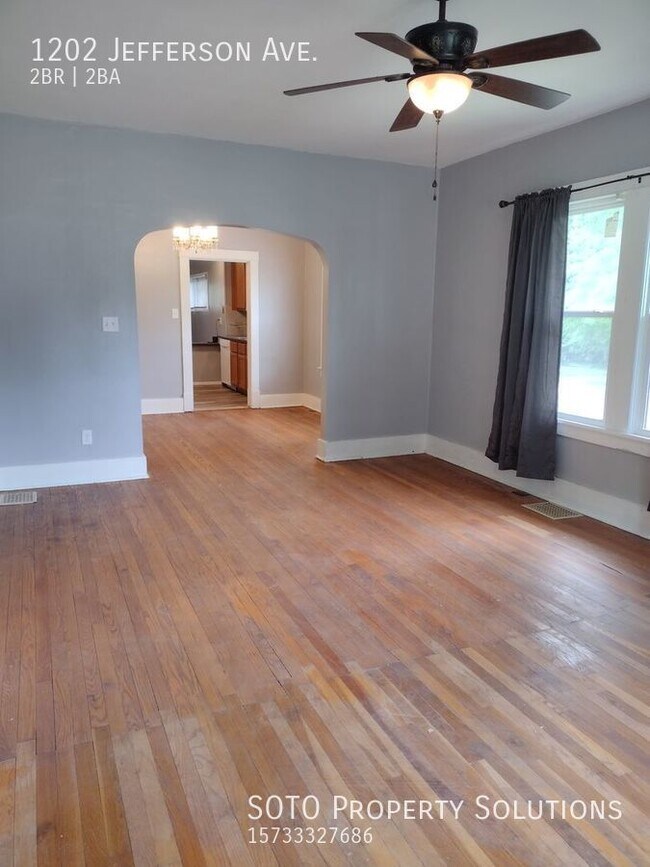 Building Photo - 2BD/2BA Spacious House