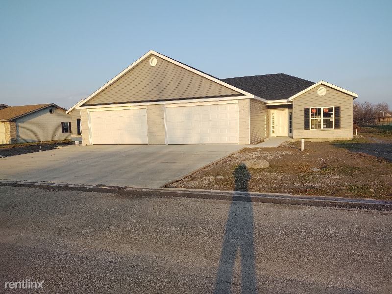 Foto principal - 2 br, 2 bath Apartment - 1324 Montebello Dr