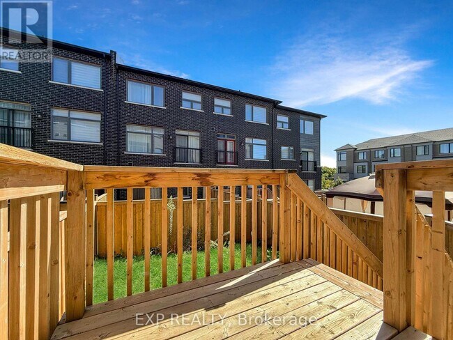 Photo du bâtiment - 923 Isaac Phillips Way
