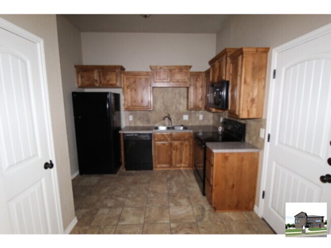 Building Photo - 4310 Hunters Pl Dr