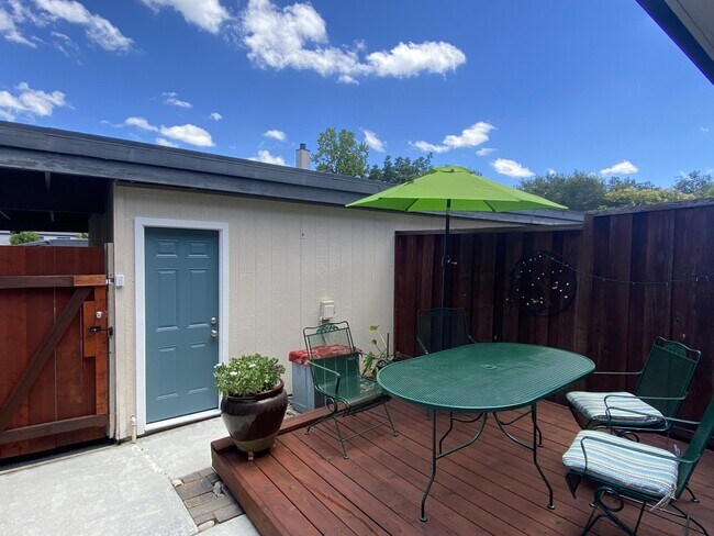 Building Photo - 1486 Carnot Dr