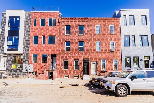 Building Photo - 2527 N Front St