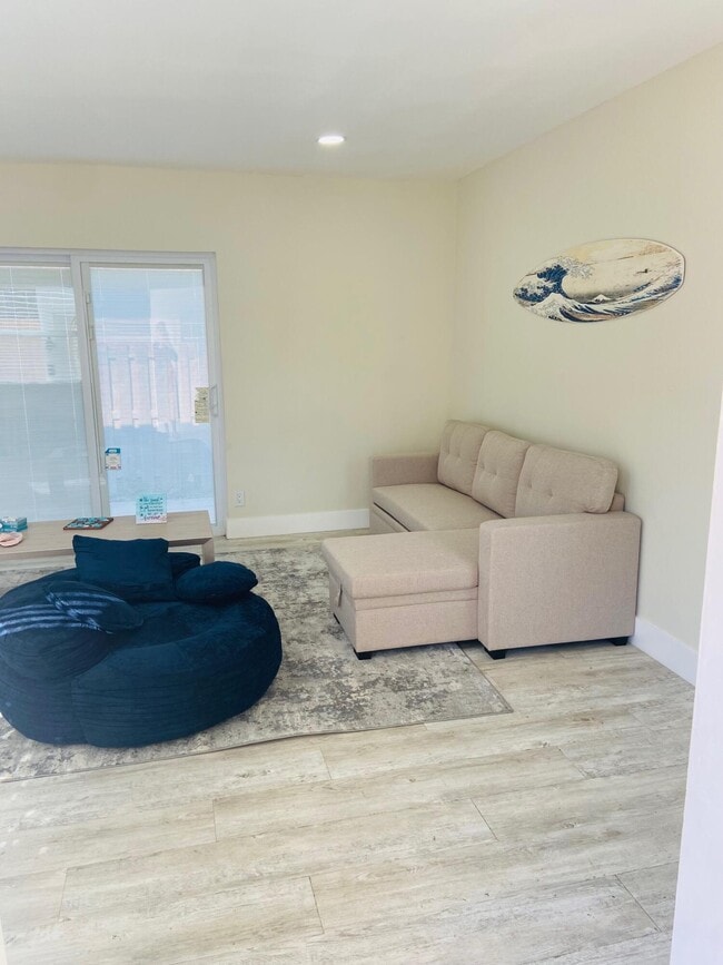 Foto del edificio - 615 NE 2nd Ave