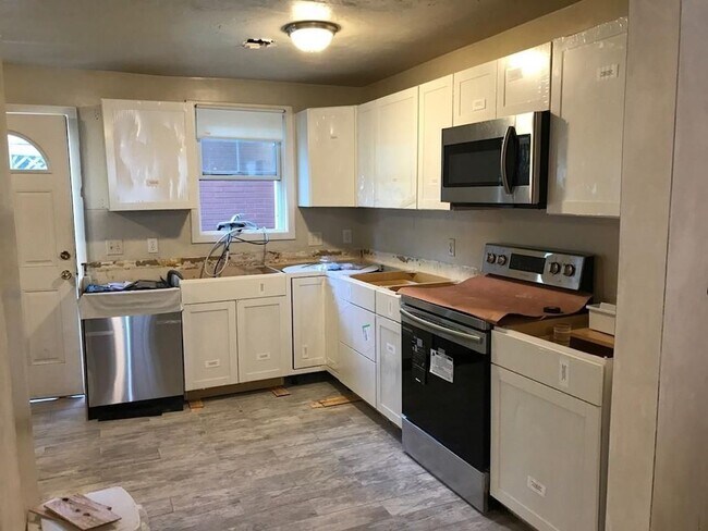 Building Photo - 1440 Tremont St