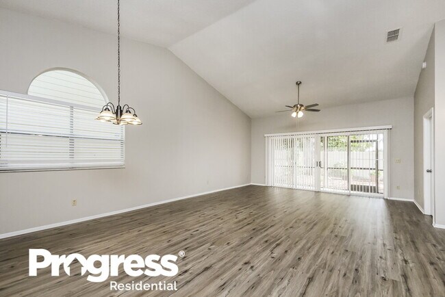 Building Photo - 2800 Falling Tree Cir