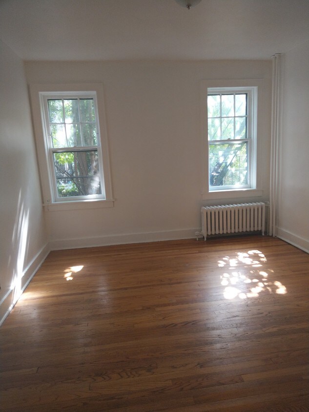 Primary Photo - 385 Morris St
