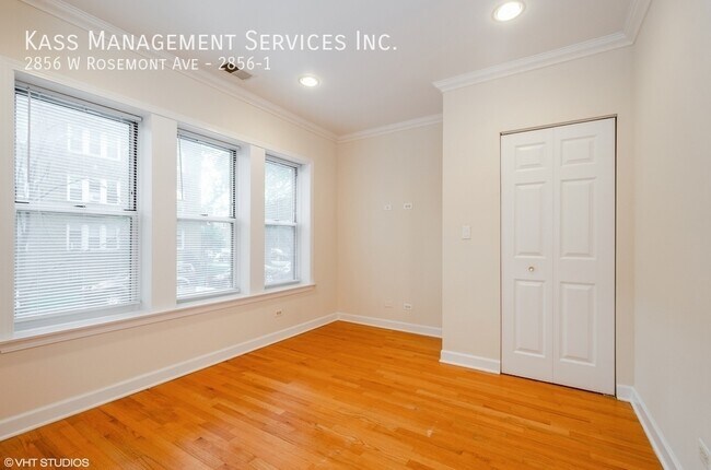 Foto del edificio - 2856 W Rosemont Ave