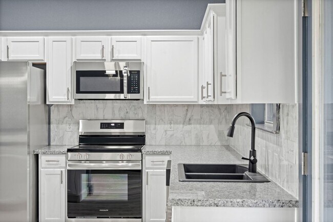 Foto del edificio - 38 Deer Ridge Rd