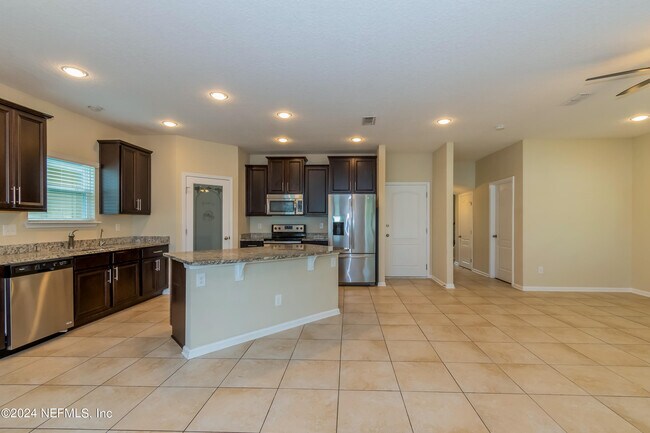 Building Photo - 615 Drysdale Dr