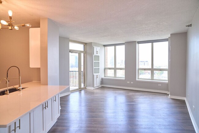 Foto del edificio - 600 N Kingsbury St