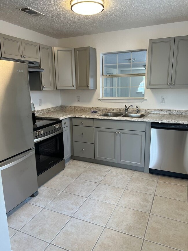 Foto del edificio - 217 Bay St NW