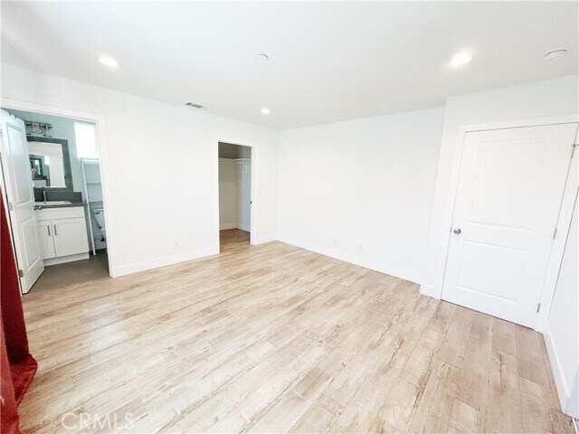 Building Photo - 10826 Morrison St