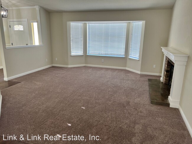 Building Photo - 3 br, 2 bath House - 561 Amanda Court