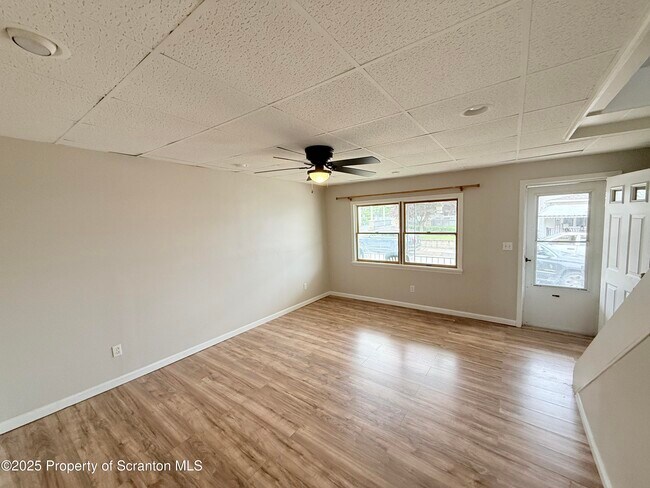 Building Photo - 505 Cayuga St