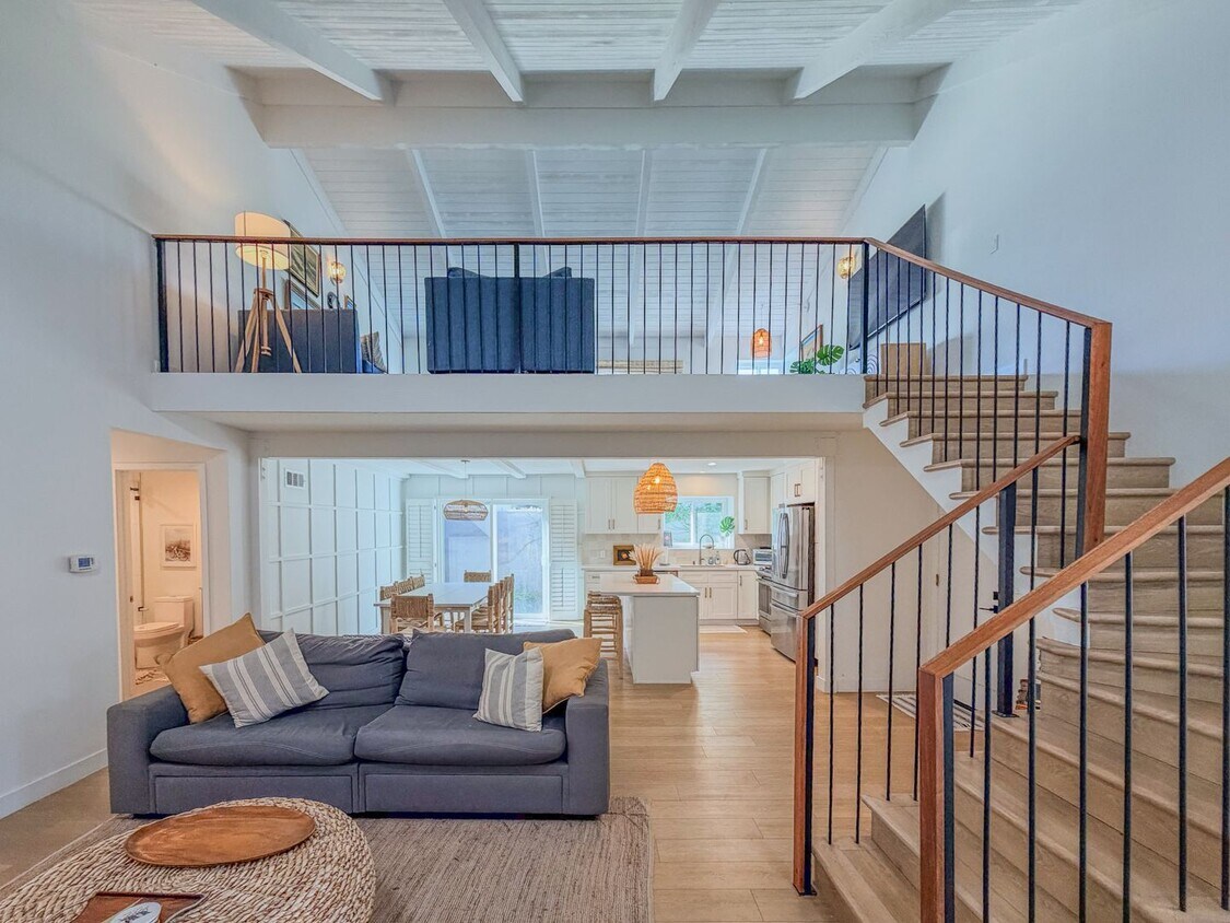 Foto principal - 4954 Dolphin Way